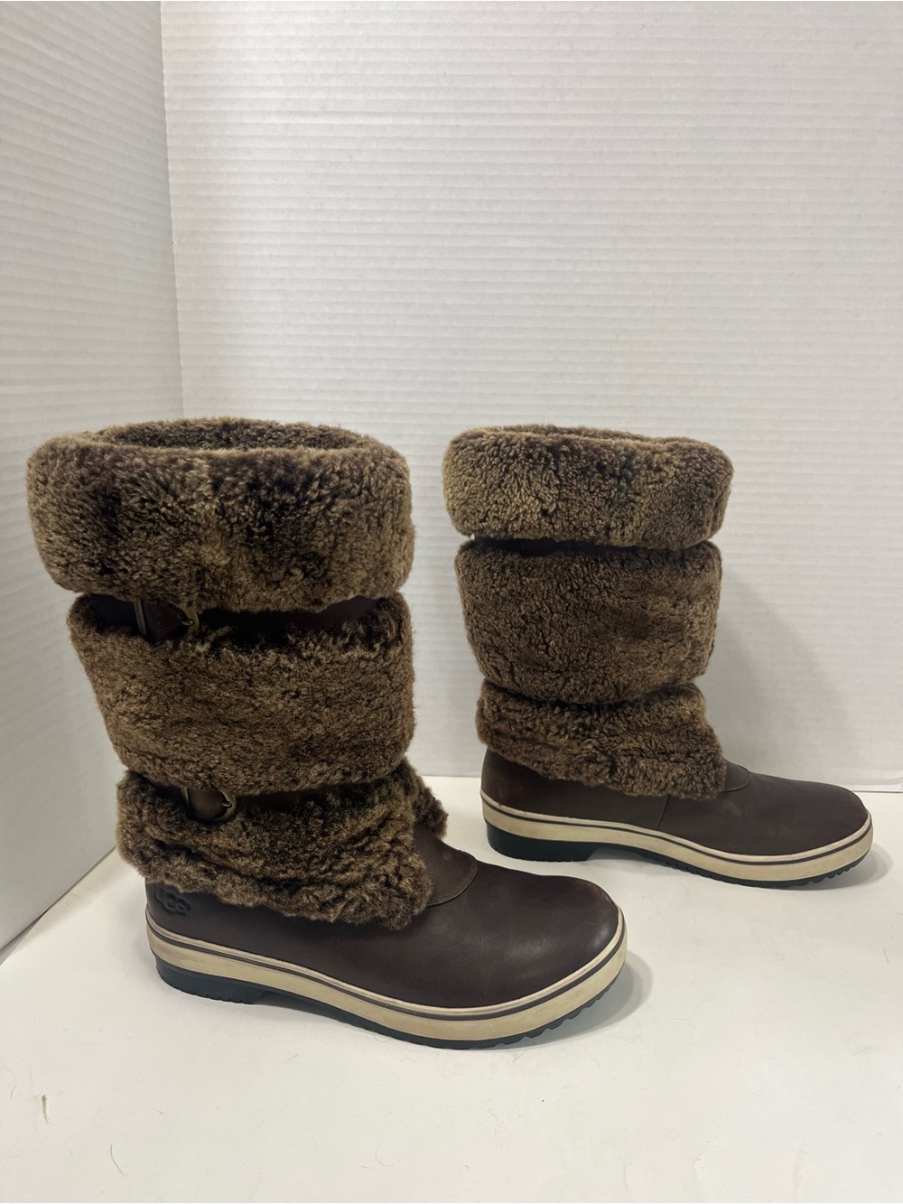 UGG Lilyan brown Leather shearling mid calf winter boots women’s size 9